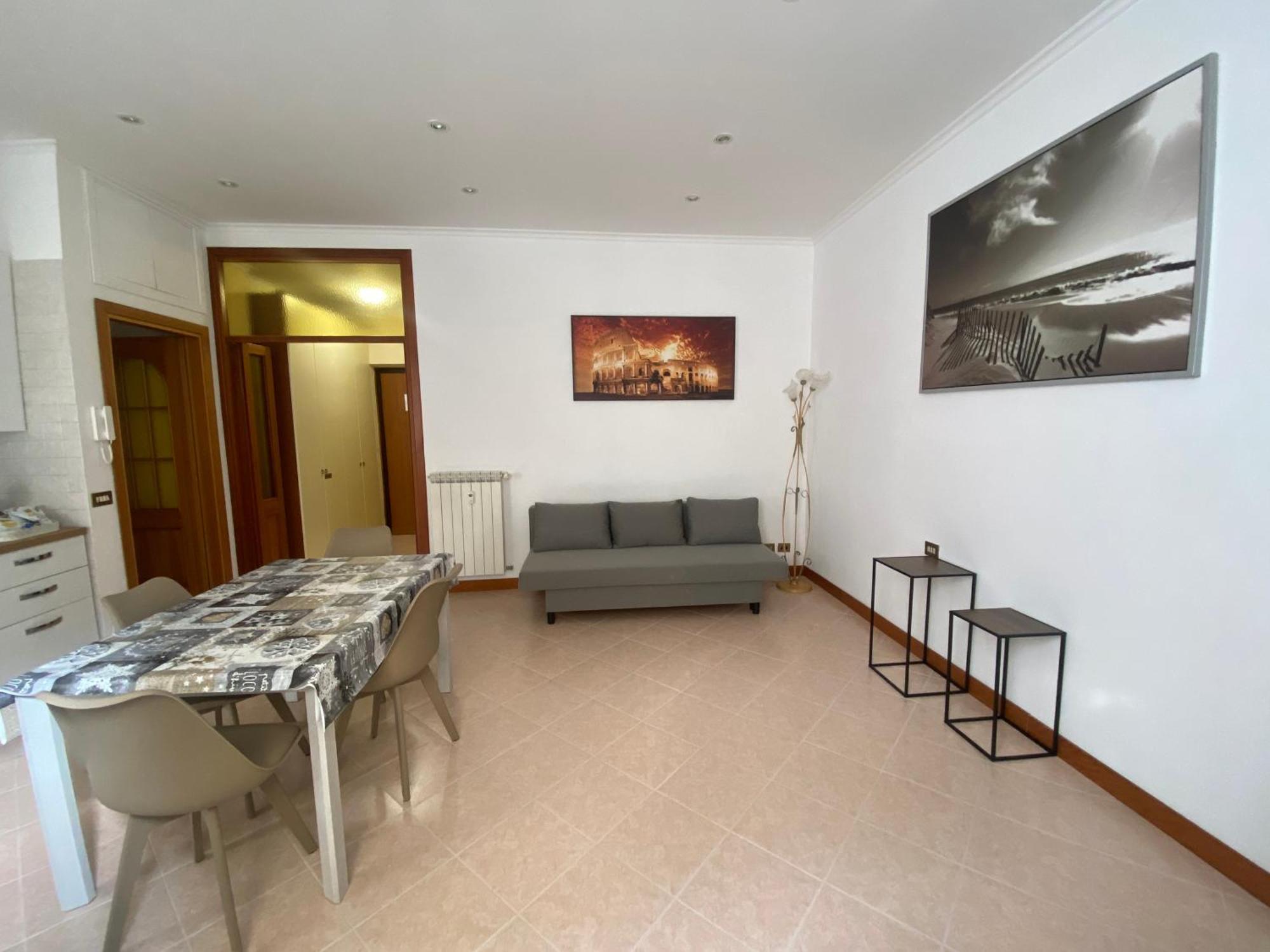 Romatestacciohouse * Rom
